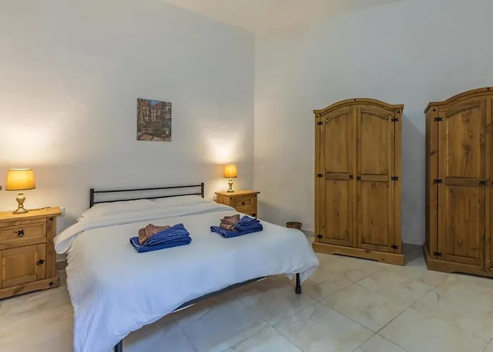 Apartment In Three Cities Near Valletta Ferry Cospicua