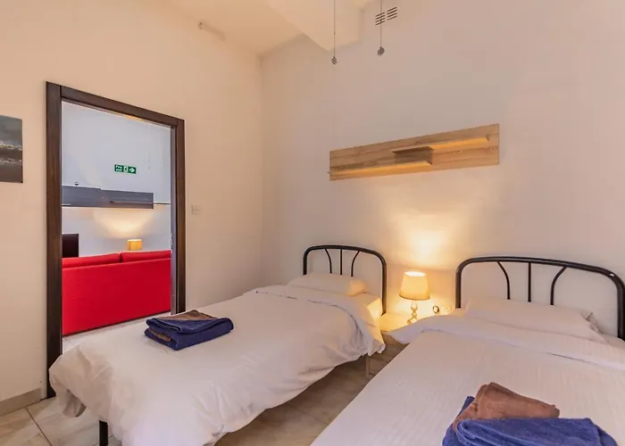 Apartment In Three Cities Near Valletta Ferry アパート Cospicua