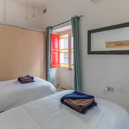 Bormla - Comfortable Two Bedroom Apartment